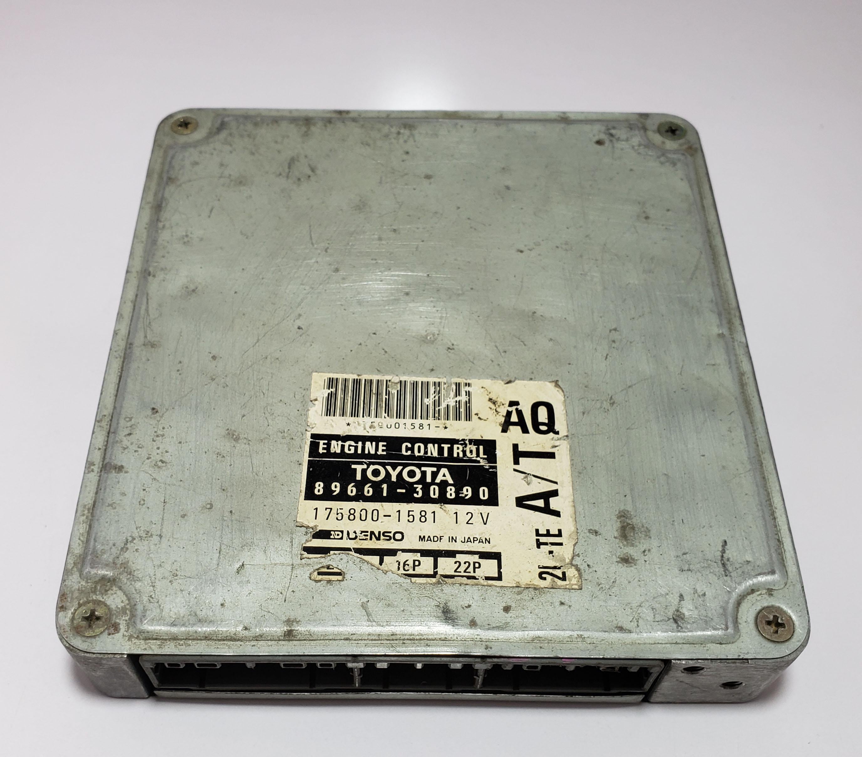 かお　 Toyota 2L-TE Engine Control Unit 89661-30890 A/T ECU OEM Used