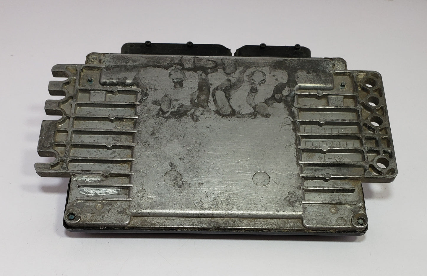TC24 Nissan Serena Engine Control Unit ECU ECM A56-V33 Y304914