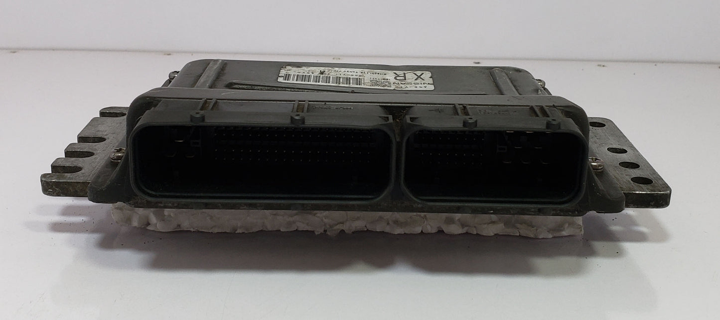 Engine Control Unit ECU ECM Nissan Cube BNZ11 A56-V17 T64520 2371M3U26C 2004 Model