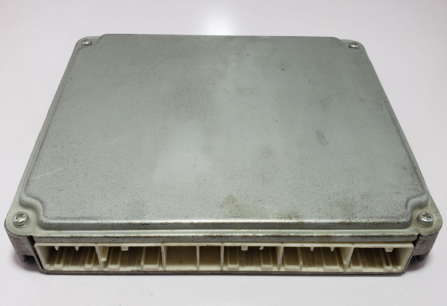 Dyna TRY220 Engine Control Unit / ECU 89661-25102, 275100-2190 Jdm used