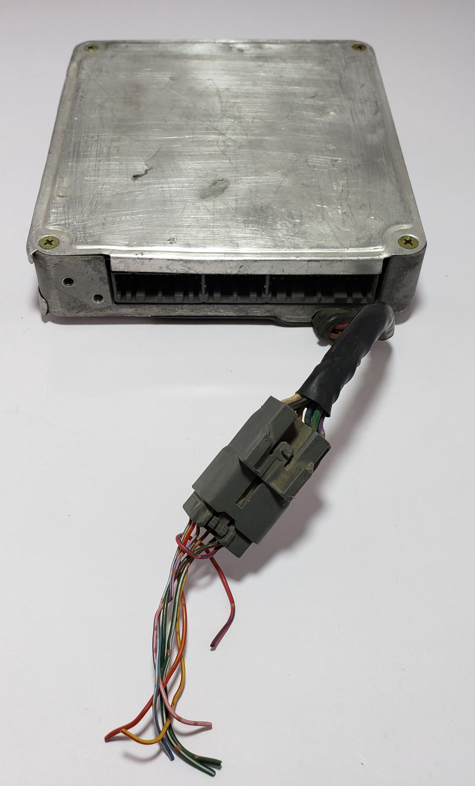 Toyota 1UZ-FE ECU Engine Control Unit 89661-30432 | Denso 175000