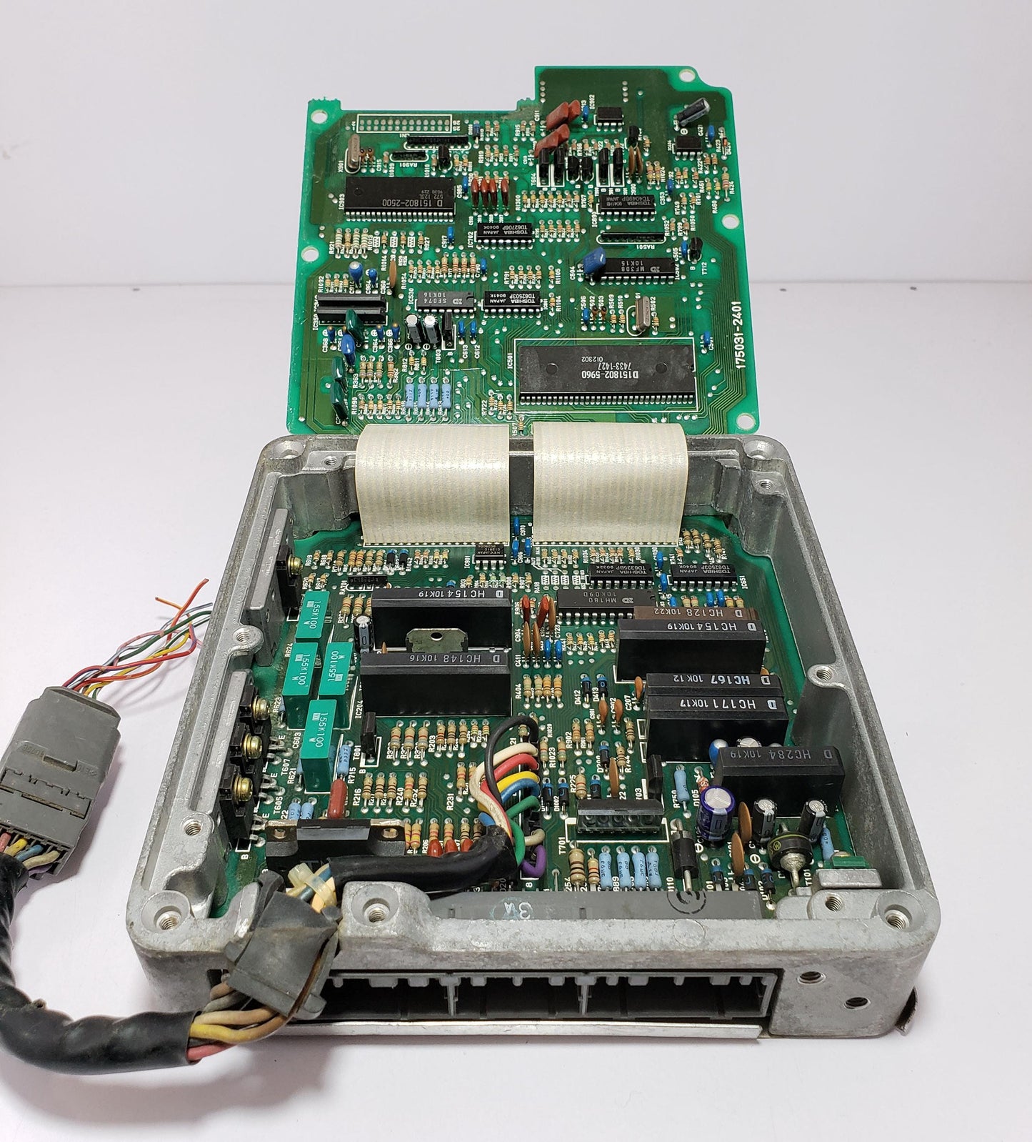 Toyota 1UZ-FE ECU Engine Control Unit 89661-30432 | Denso 175000-4100