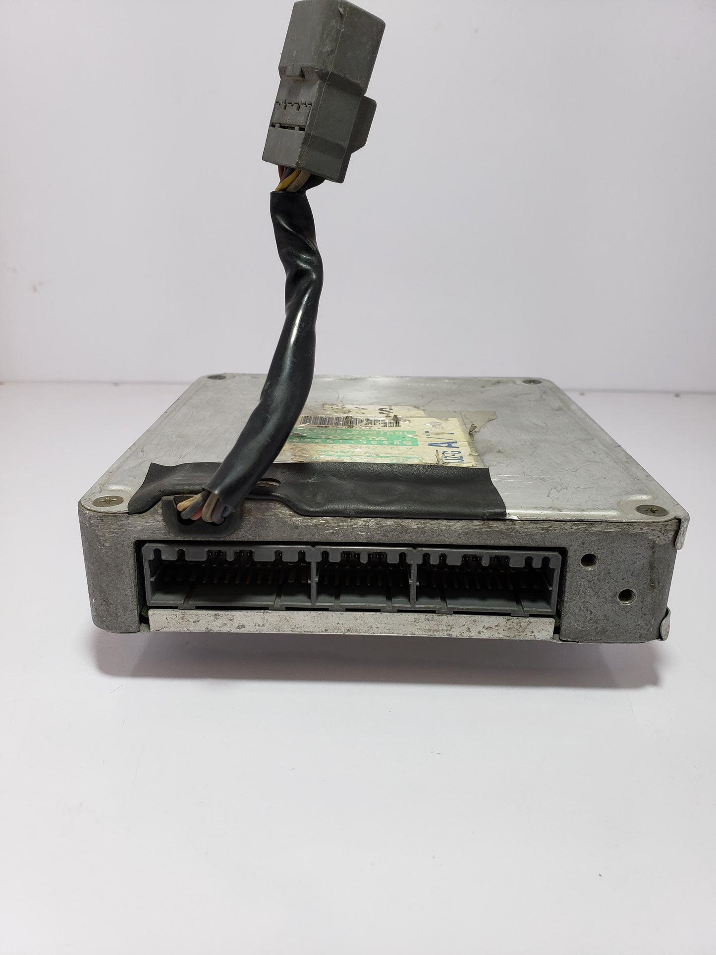Toyota Engine Control Unit ECU ECM 89661-30480 | Denso 175700-2762