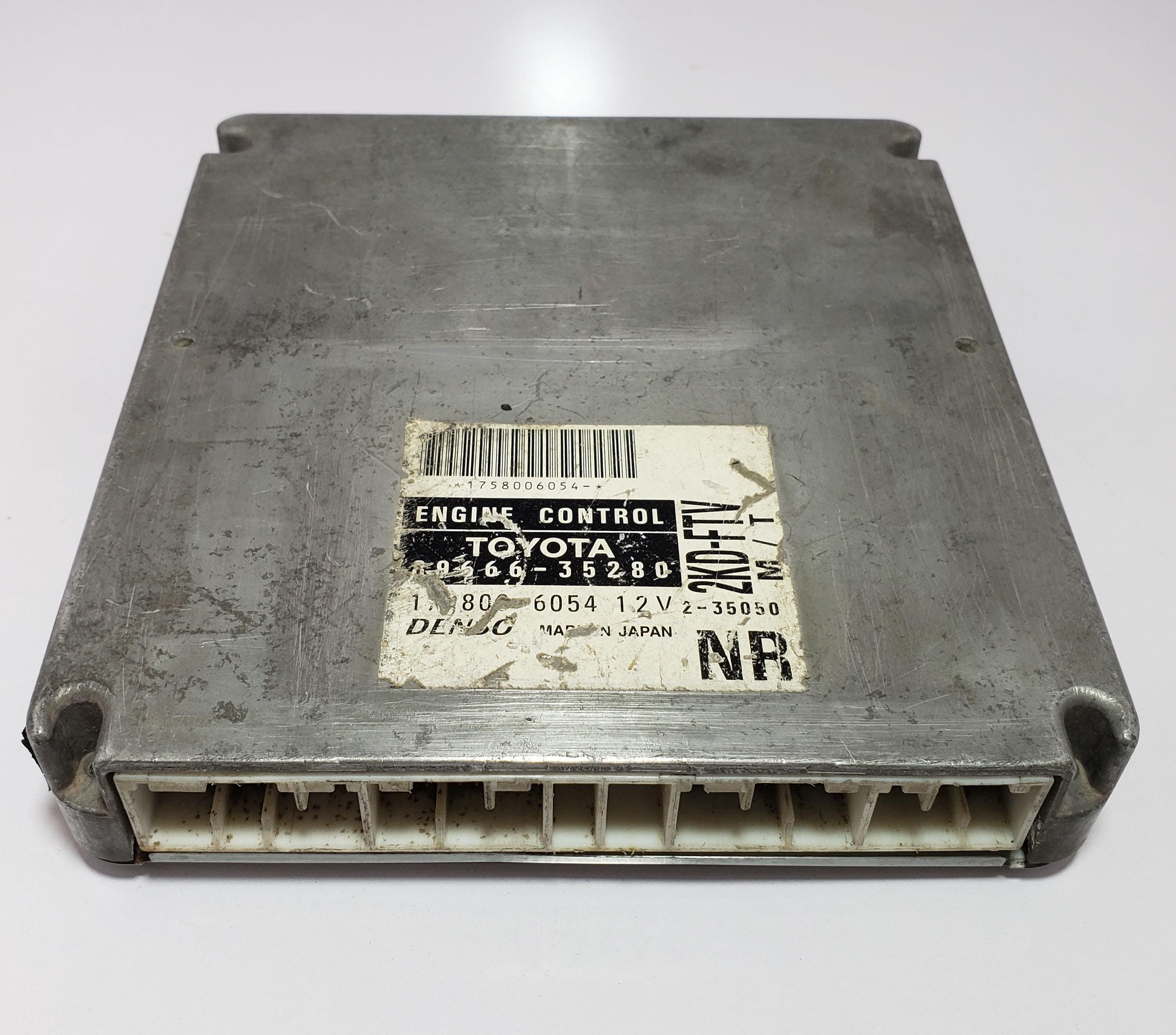 Toyota 2KD-FTV Engine Control Unit ECU89666-25280 M/T OEM Used – Japan ...