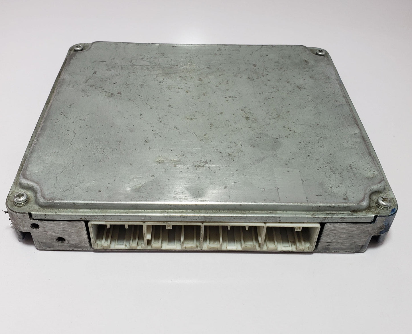 Dyna ToYoace XZU306 engine computer 9717580-851 ECU ECM