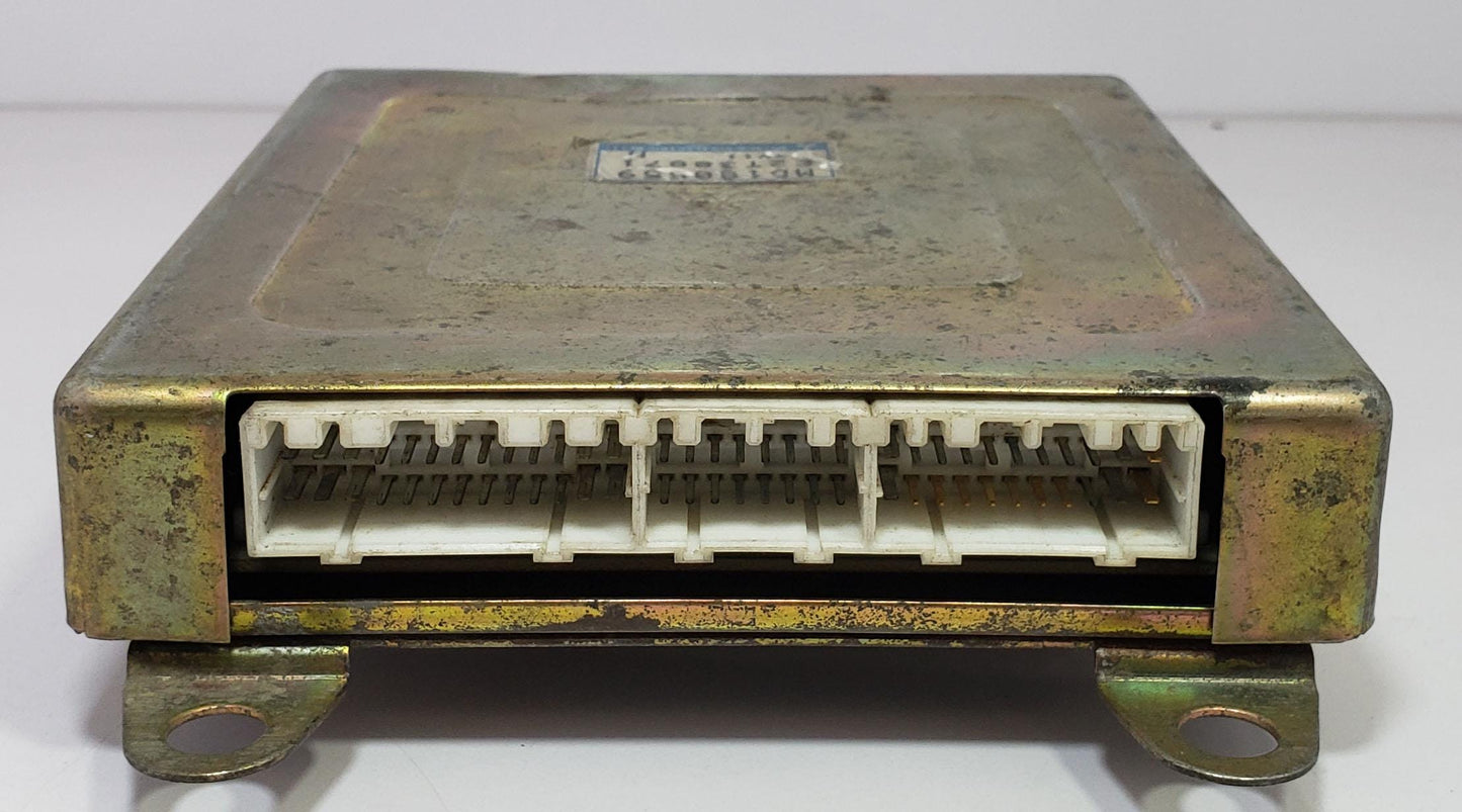 Engine control unit Mitsubishi Galant MD180559 E2T38871 ECU ECM