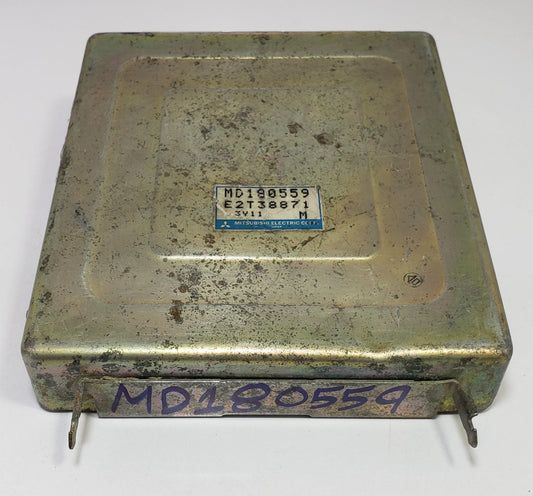 Engine control unit Mitsubishi Galant MD180559 E2T38871 ECU ECM