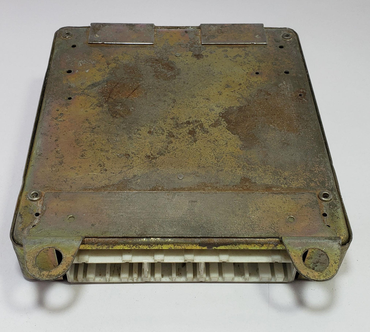 Engine control unit Mitsubishi Galant MD180559 E2T38871 ECU ECM