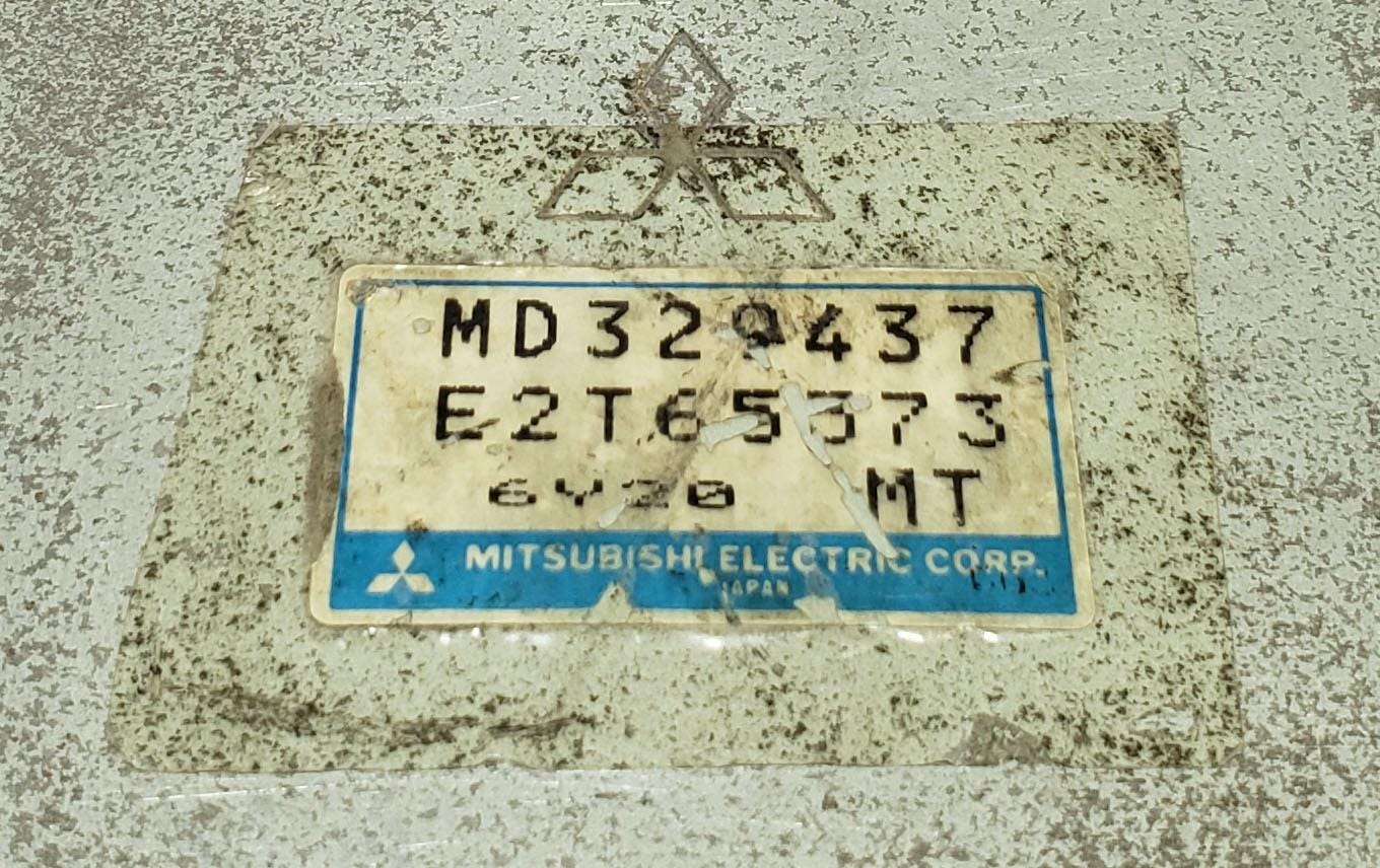 Engine Control Unit ECM ECU MITSUBISHI Lancer 1996 E-CK6A MD329437 E2T65573