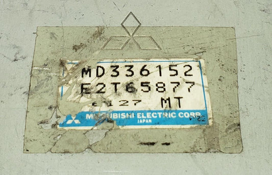 Engine control unit E2T65877, MD336152 Mitsubishi Lancer MRXM3 ECU ECM