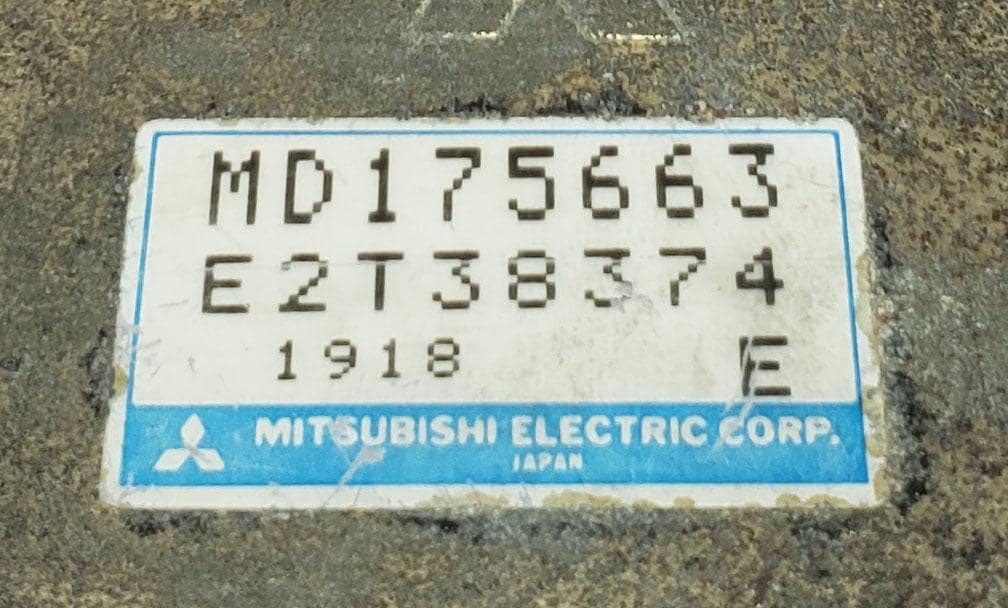 Engine control unit Mitsubishi MD175663 E2T38374 ecu ecm