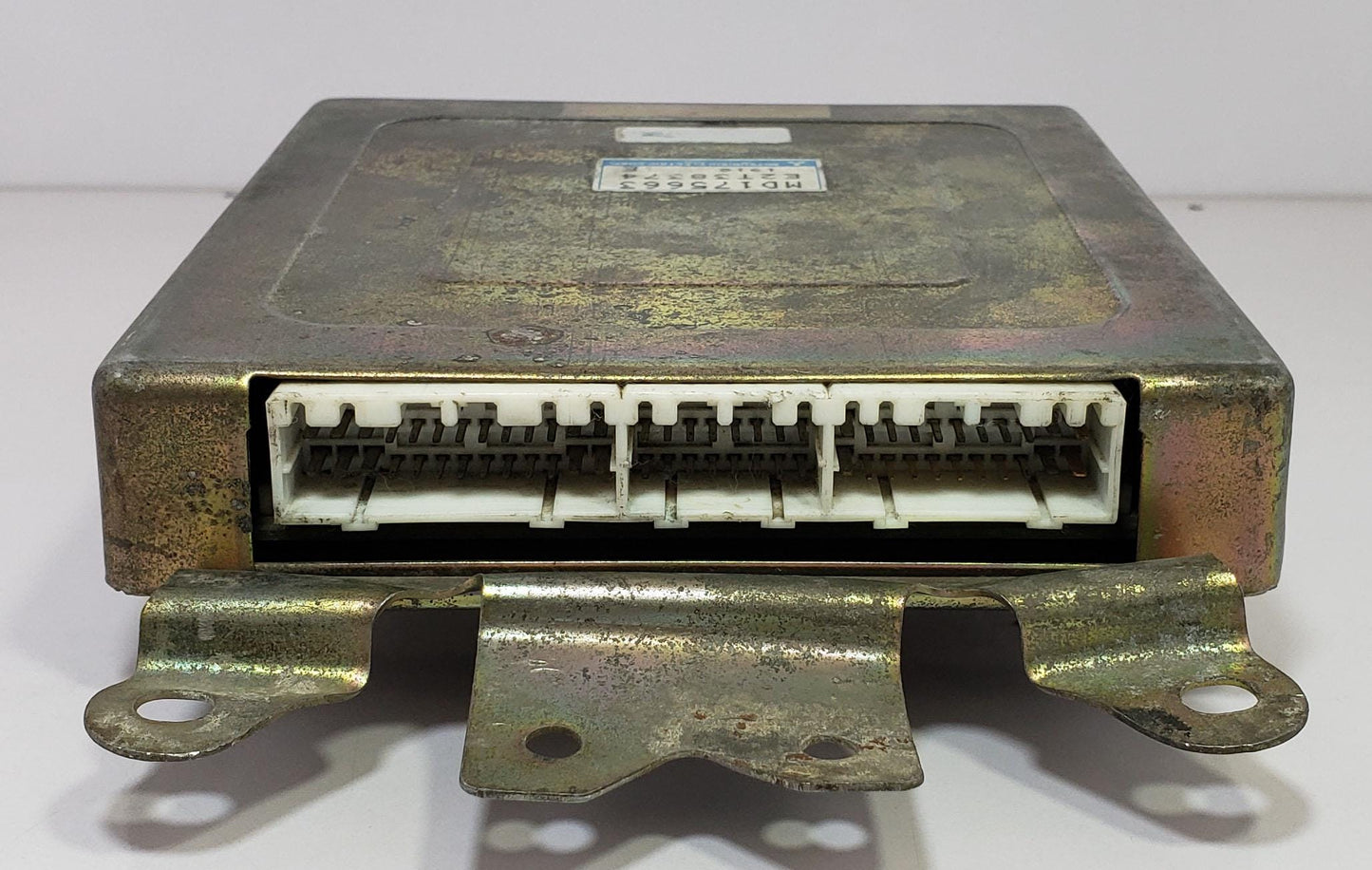 Engine control unit Mitsubishi MD175663 E2T38374 ecu ecm
