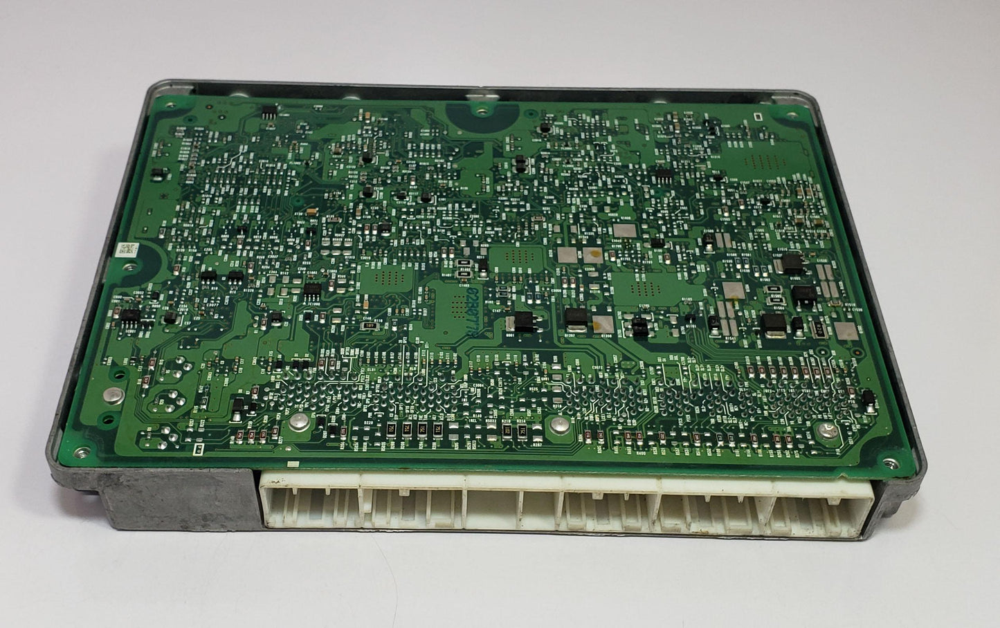 Toyota Avensis AZT250 Engine Control Unit / ECU ECM 89661-2G361 212000-0871 1AZ