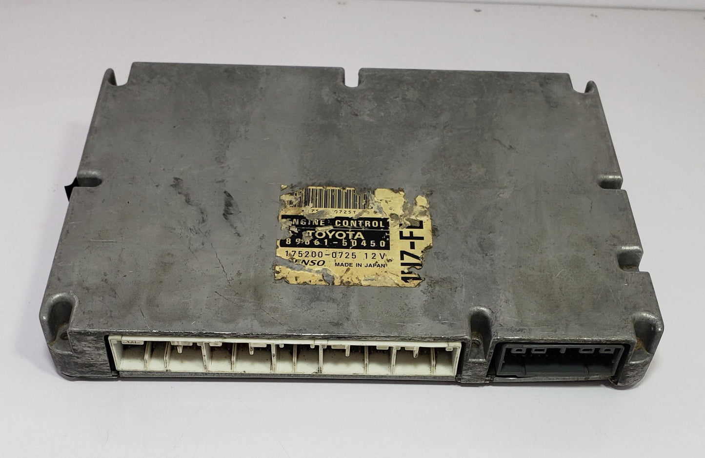 Toyota 1UZ-FE Engine Control Unit JDM ECU 89661-50450