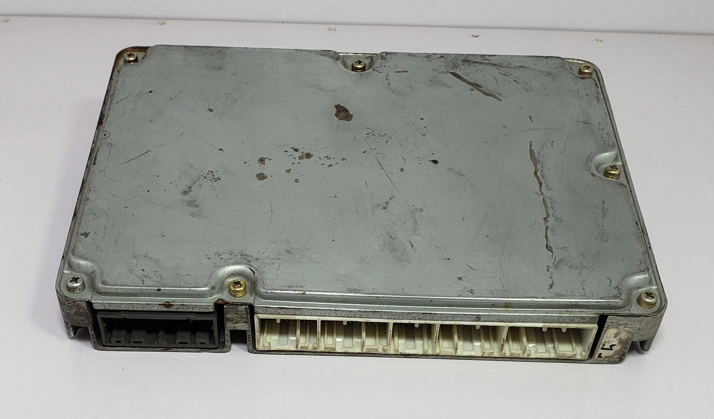 JDM Toyota Celsior 1UZ-FE Engine Control Unit ECU 89661-50520