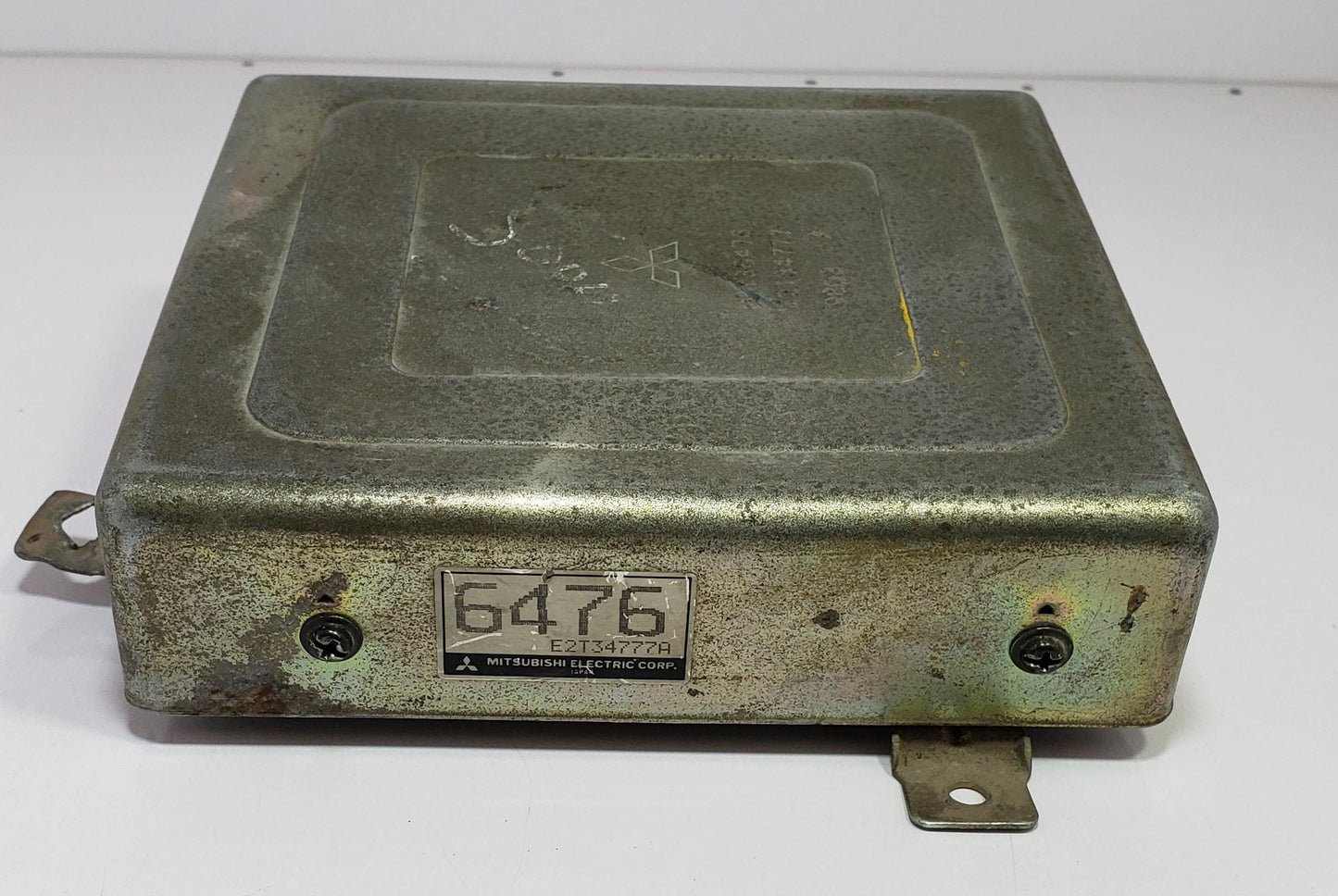 Mitsubishi Engine Control Unit (ECU) E2T34777A - OEM ECM Modules