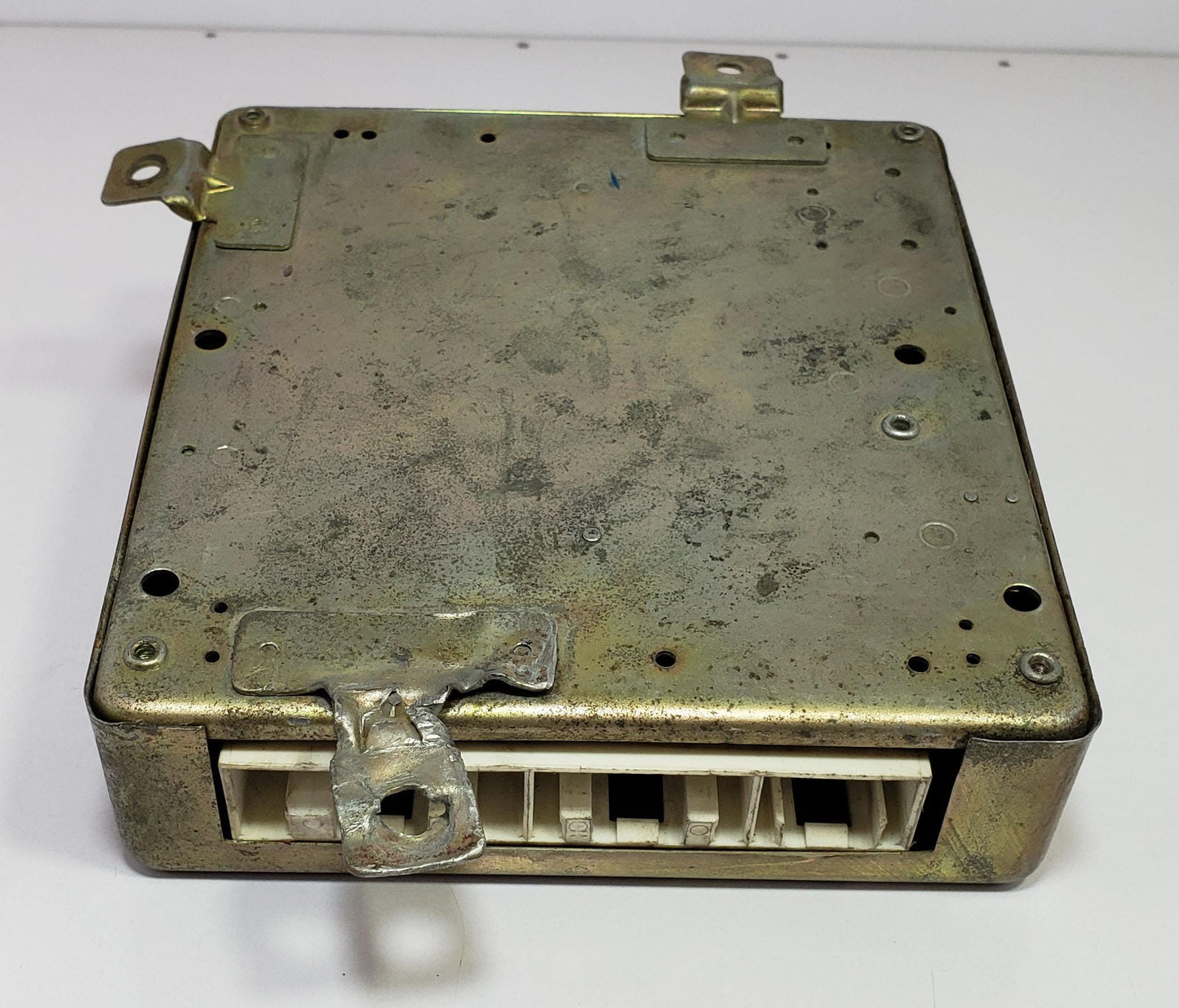 Mitsubishi Engine Control Unit (ECU) E2T34777A - OEM ECM Modules