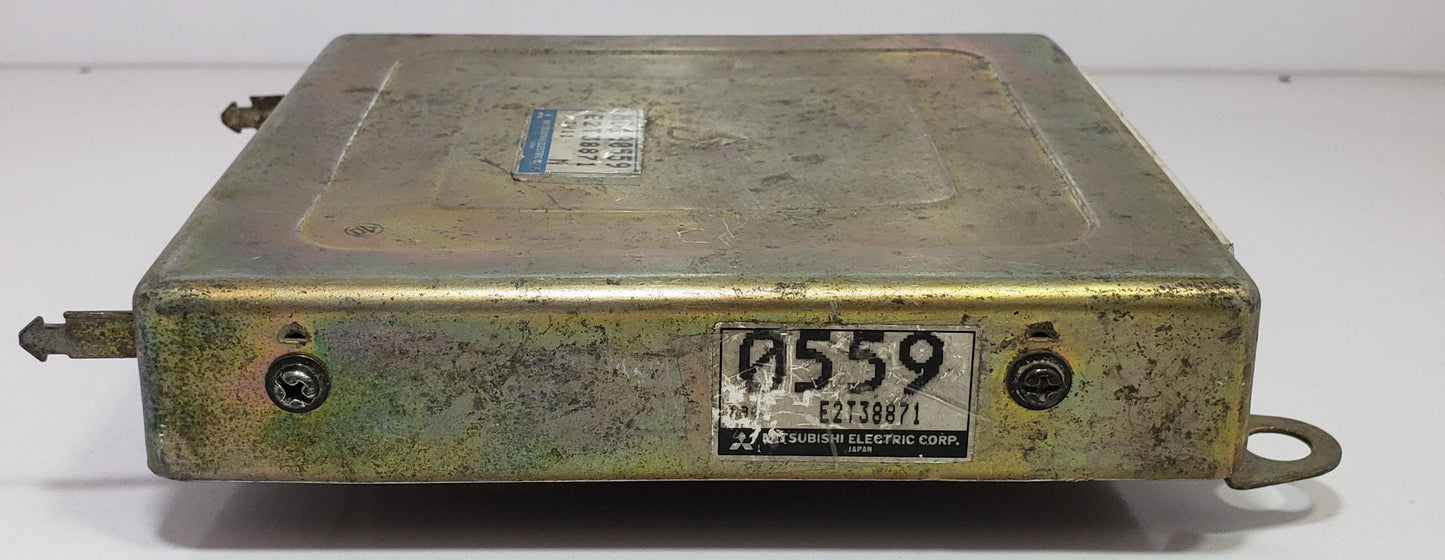 Engine control unit Mitsubishi Galant MD180559 E2T38871 ECU ECM