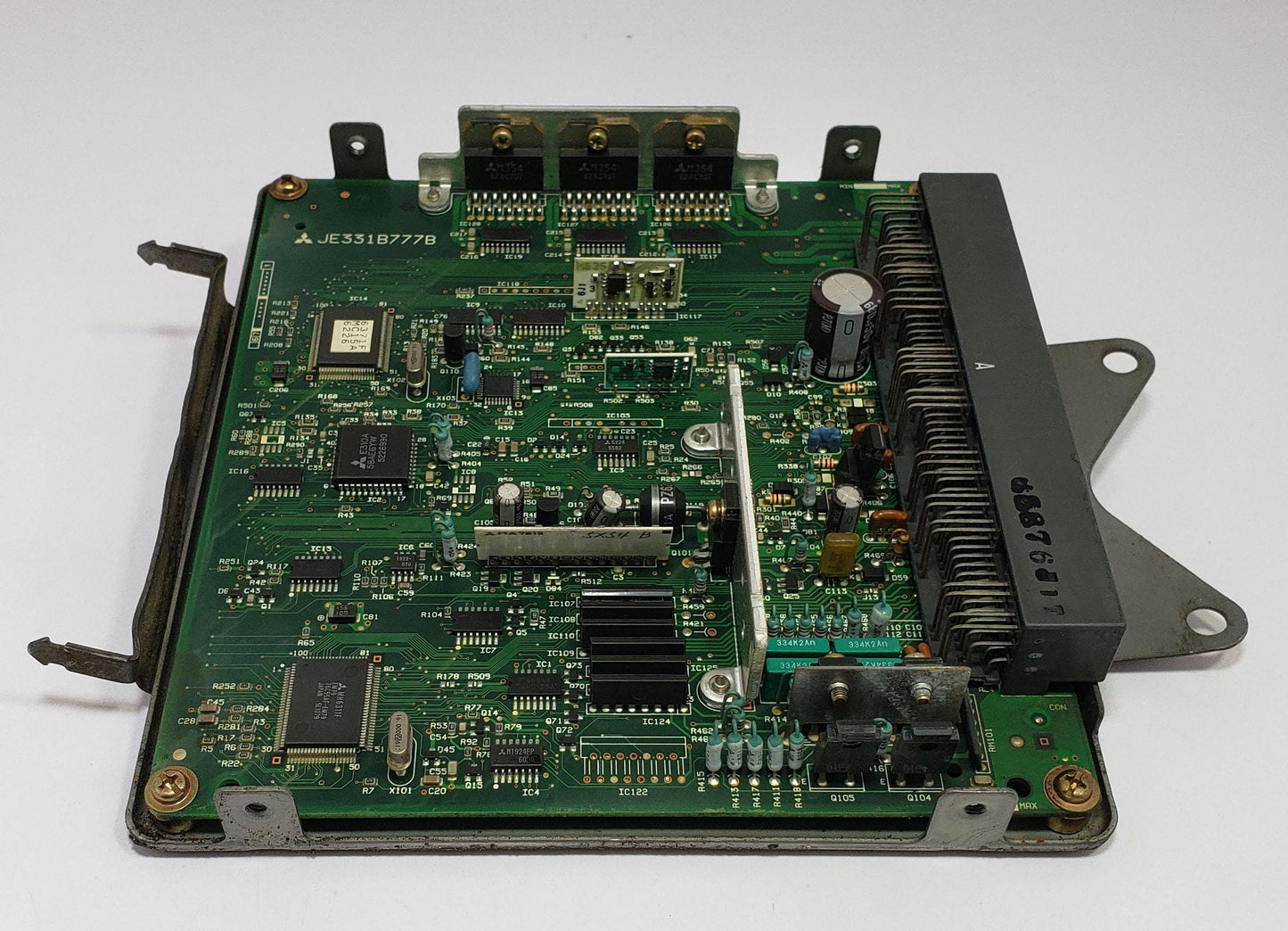 Engine Control Unit MITSUBISHI Lancer E-CK2A MD336151 ECU ECM