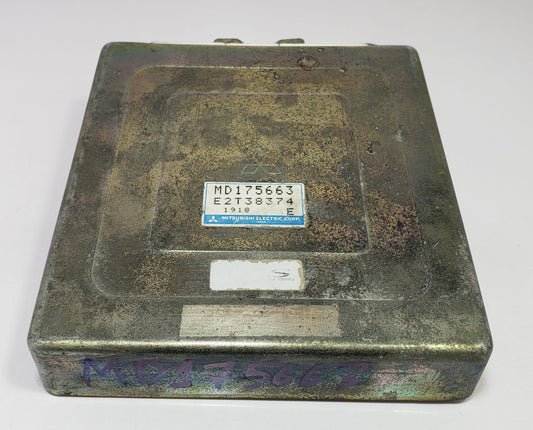 Engine control unit Mitsubishi MD175663 E2T38374 ecu ecm
