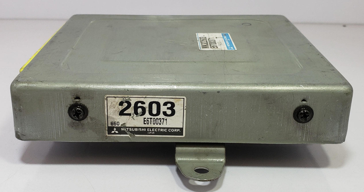 Engine Control Unit MITSUBISHI Delica space gear 1997 KD-PD8W MK322603 E6T00371