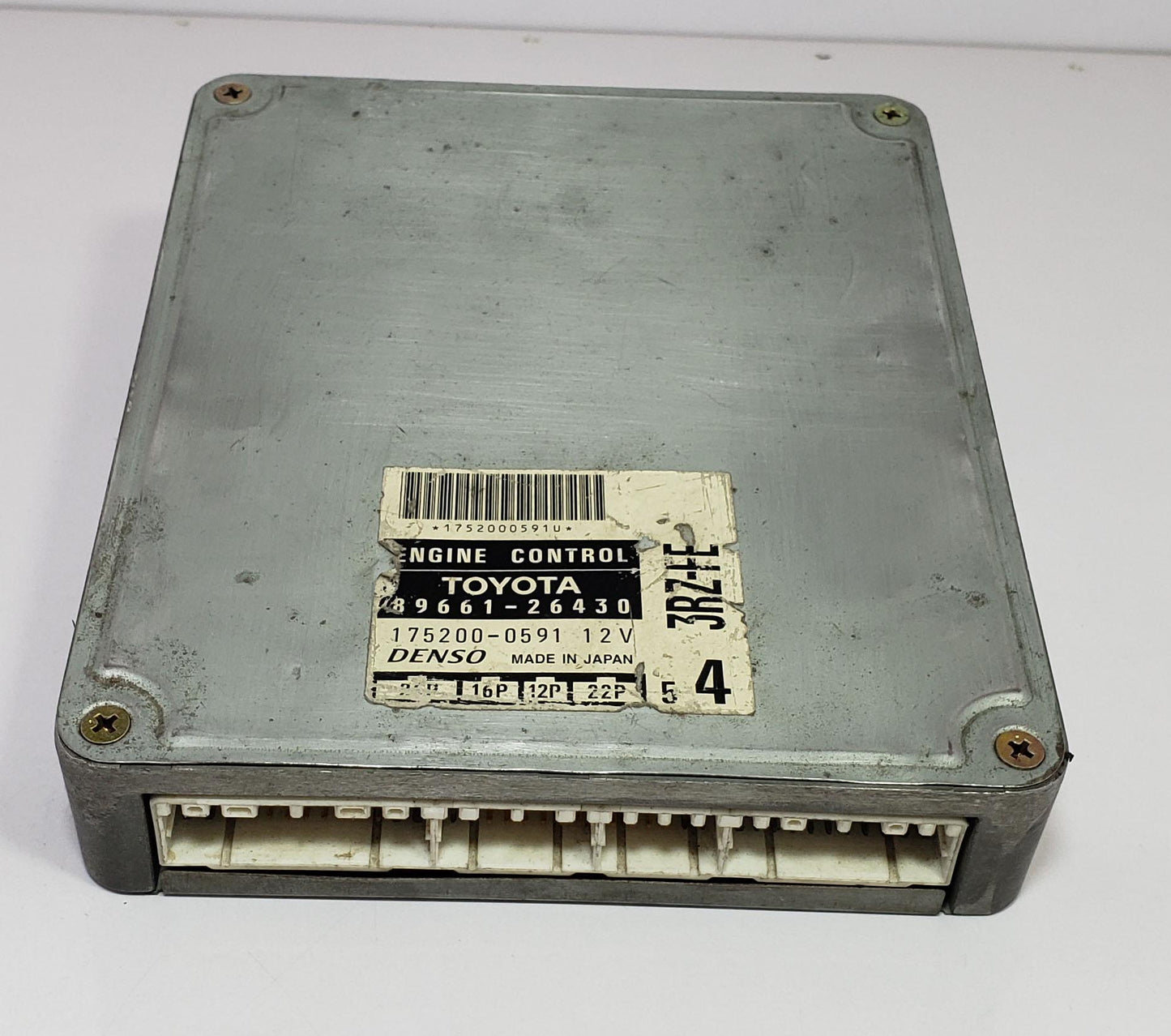 Toyota Hiace Regius RCH47 Engine Control Unit ECU/ECM | 3RZ-FE 2.7L | 4X4 A/T | 89661-26430