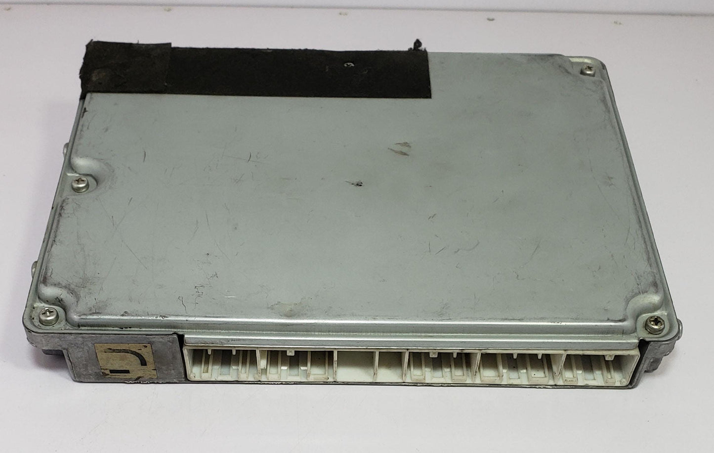 Engine Control Unit Toyota Noah DBA-AZR60G 89661-28B20 | ECU ECM