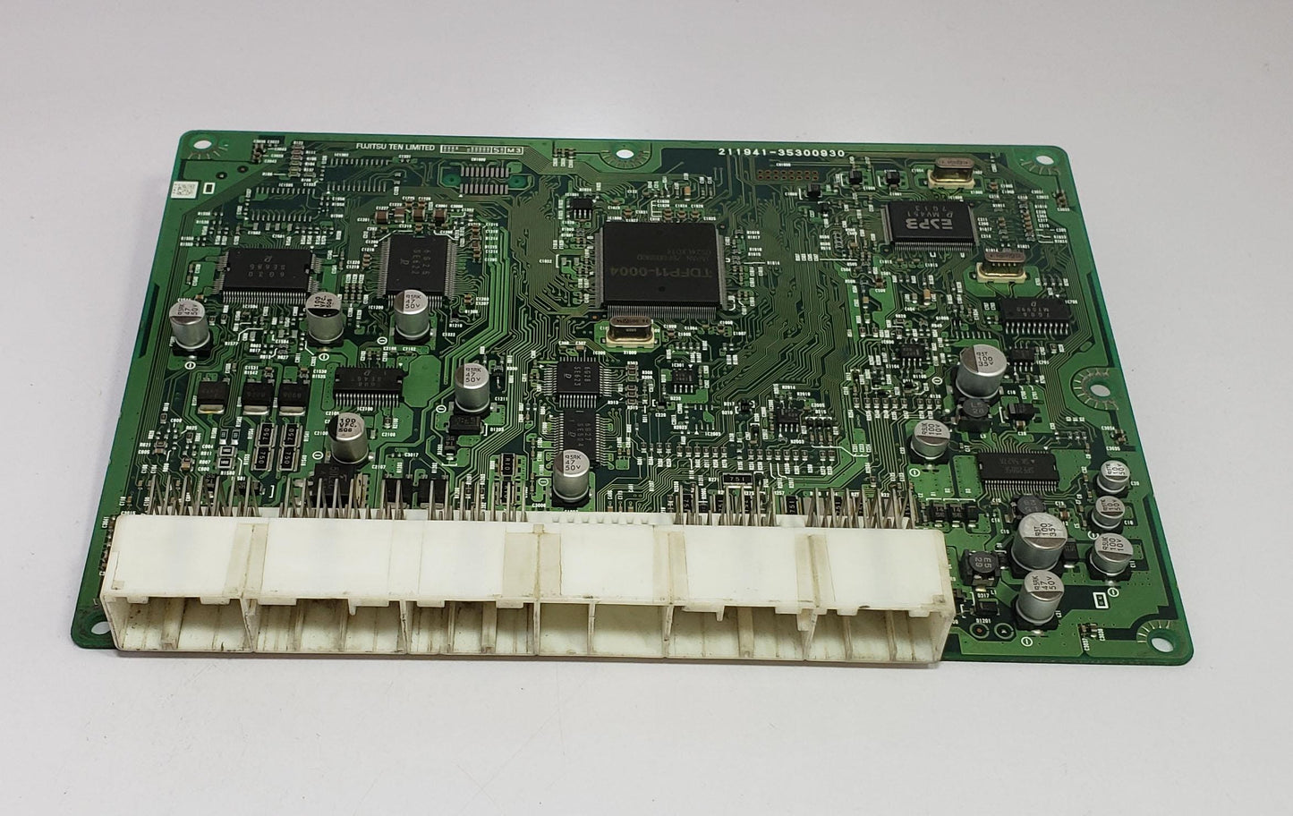 Engine Control Unit Toyota Noah DBA-AZR60G 89661-28B20 | ECU ECM