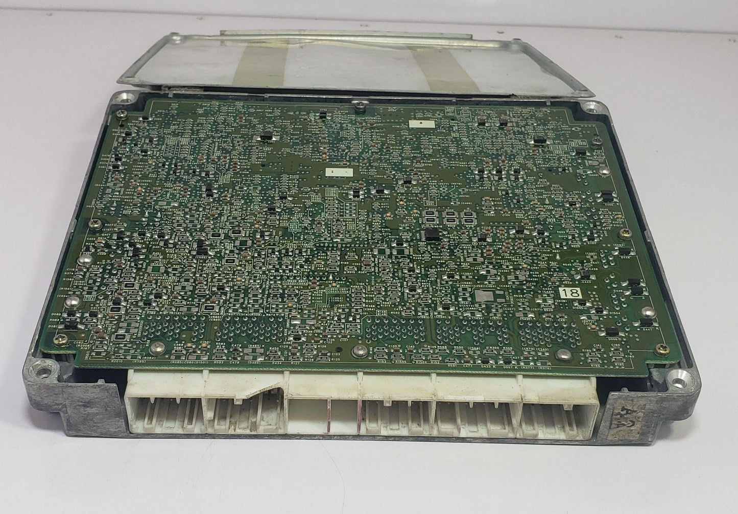 Toyota Brevis JCG15 1JZ-FSE EFI Engine Control Unit ECM 89661-51110