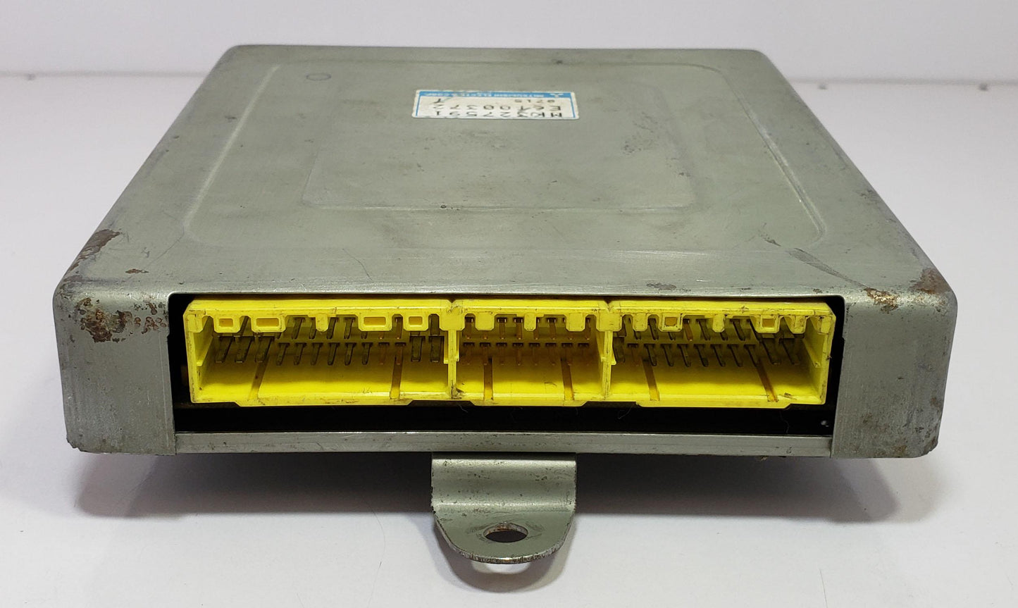 Engine Control Unit for 1998 Mitsubishi Delica Space Gear | ECU ECM MK327591 E6T00372