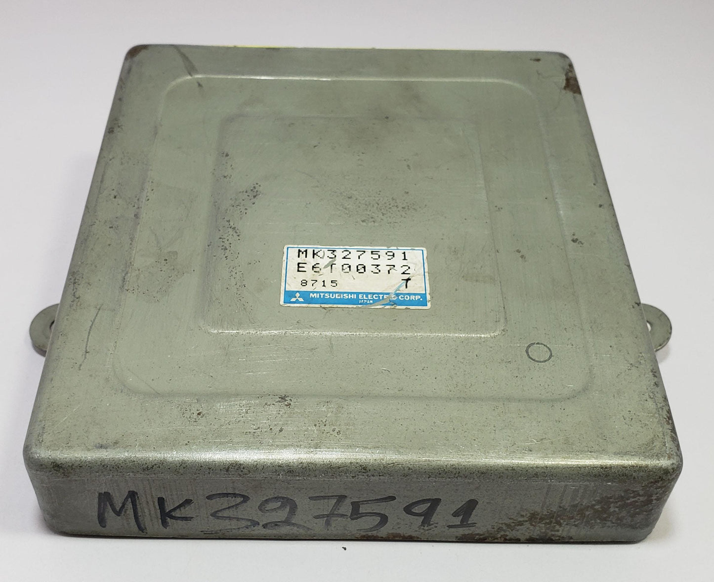 Engine Control Unit for 1998 Mitsubishi Delica Space Gear | ECU ECM MK327591 E6T00372