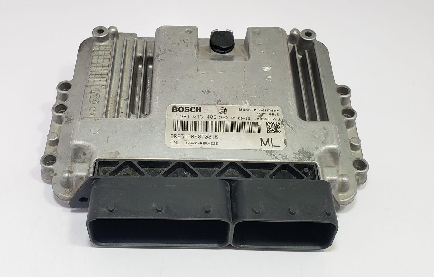Engine Control Unit for Honda Civic VIII (UFO) | Bosch 0281013406 37820-RSR-E25