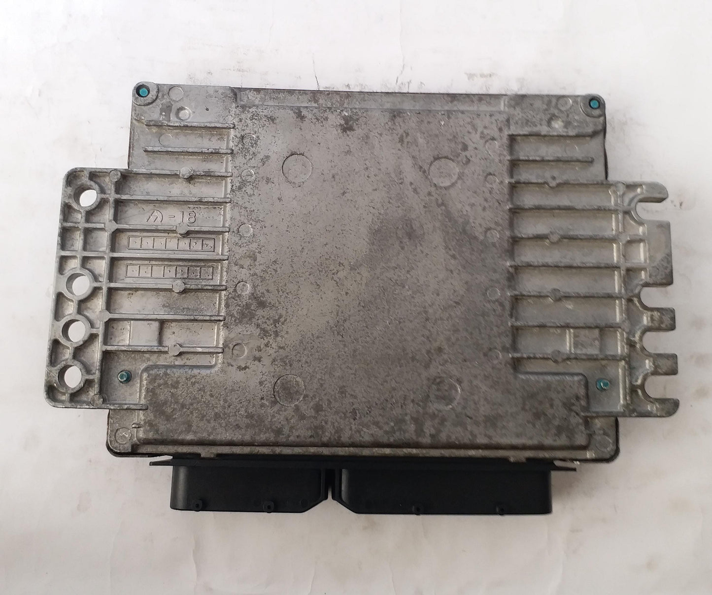 Nissan March ECU ECM A56-Y76 A56-Y76T076Y02 engine control unit