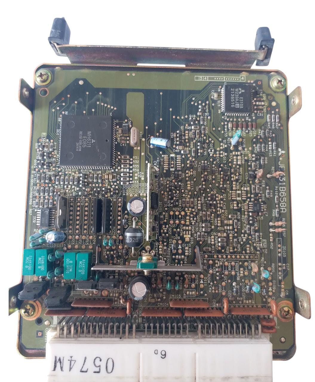 Mitsubishi 1.8L Engine Control Unit ECU ECM MD176815 E2T60574