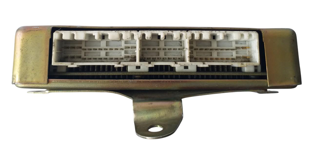 Mitsubishi Delica ECU MD303115 E2T63171 2.4L 4G64 Petrol