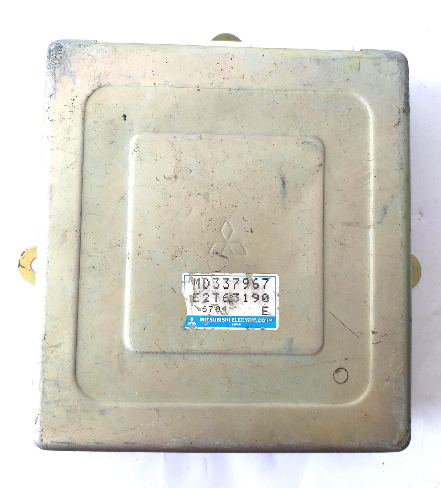 Mitsubishi Delica Space Gear 1997 E-PA4W Engine Control Unit ECU MD337967