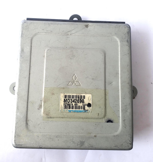 Mitsubishi Delica Space Gear E-PD6W Engine Control Unit ECU MD342690 E2T63074