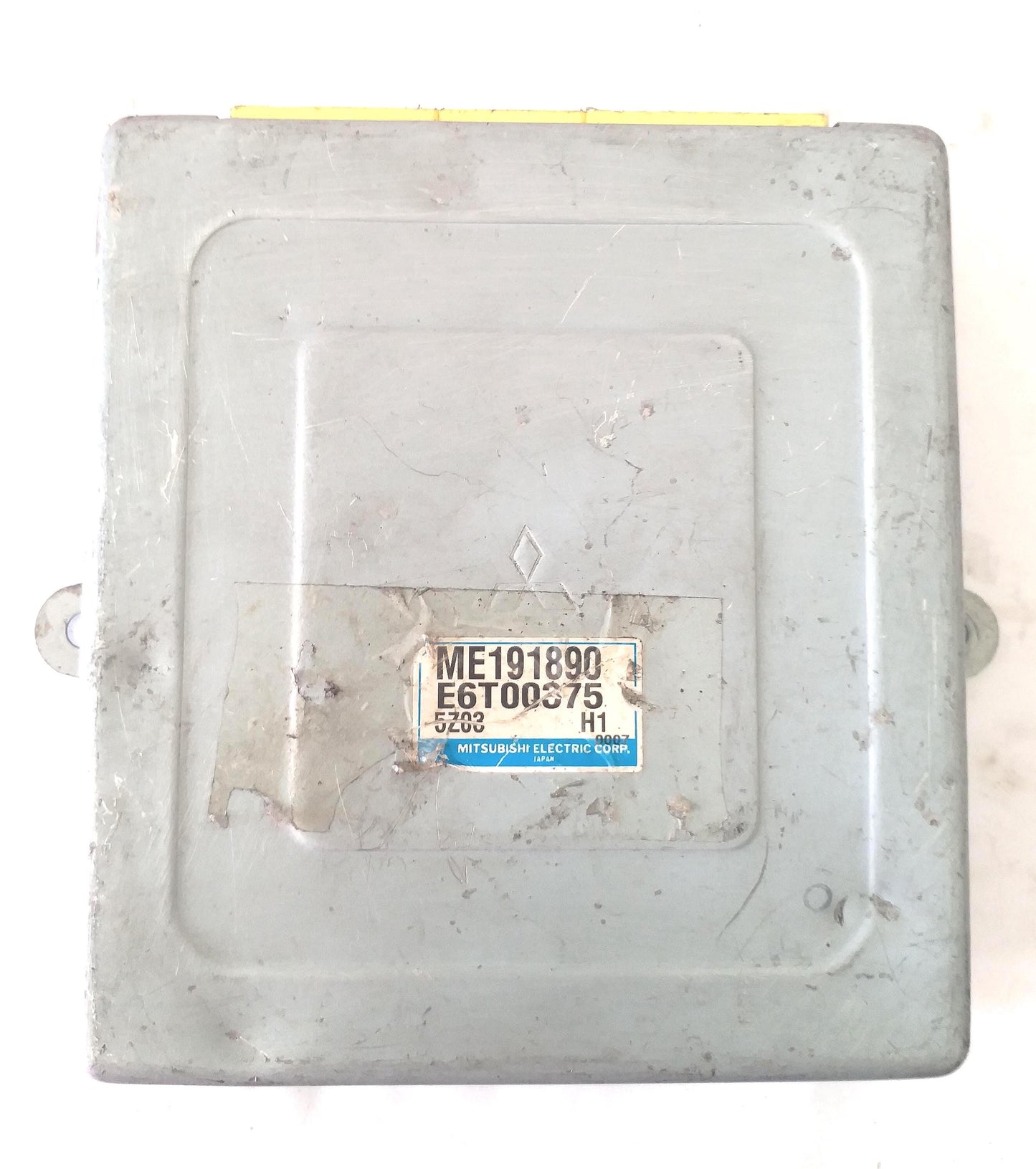 MMC Delica Space Gear PE8W 4M40T Engine Control Unit ECU ME191890 E6T00375