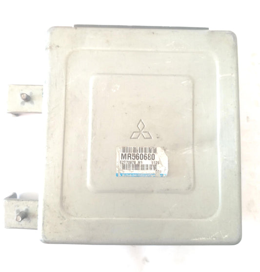 Mitsubishi Diamante GF-F46A Engine Control Unit ECU ECM MR560680