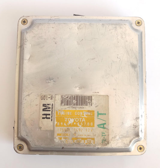 Toyota Hilux 2L-TE Automatic Engine Control Unit ECU 89661-35700