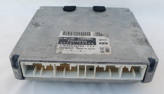 Toyota Mark II Blit 2002 TA-GX115W Engine Control Unit 89661-2A310 JDM Used