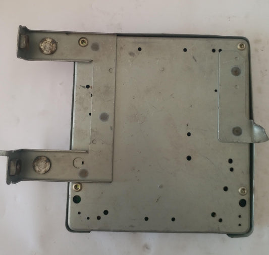 Mitsubishi Diamante GF-F46A Engine Control Unit ECU ECM MR560680