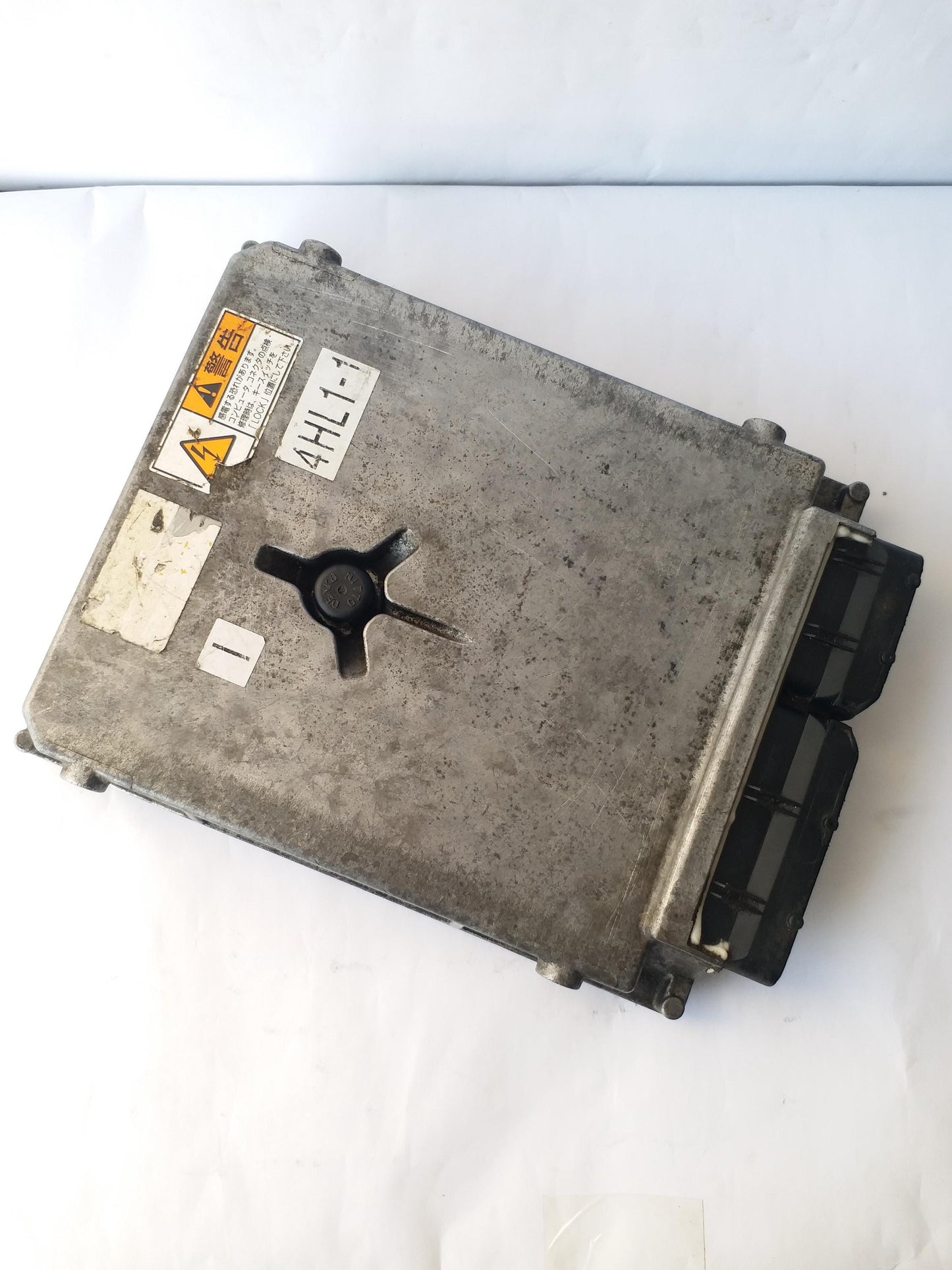 Isuzu Engine Control Unit ECU 8980336150 PB-LKR81A 2006 JDM Used