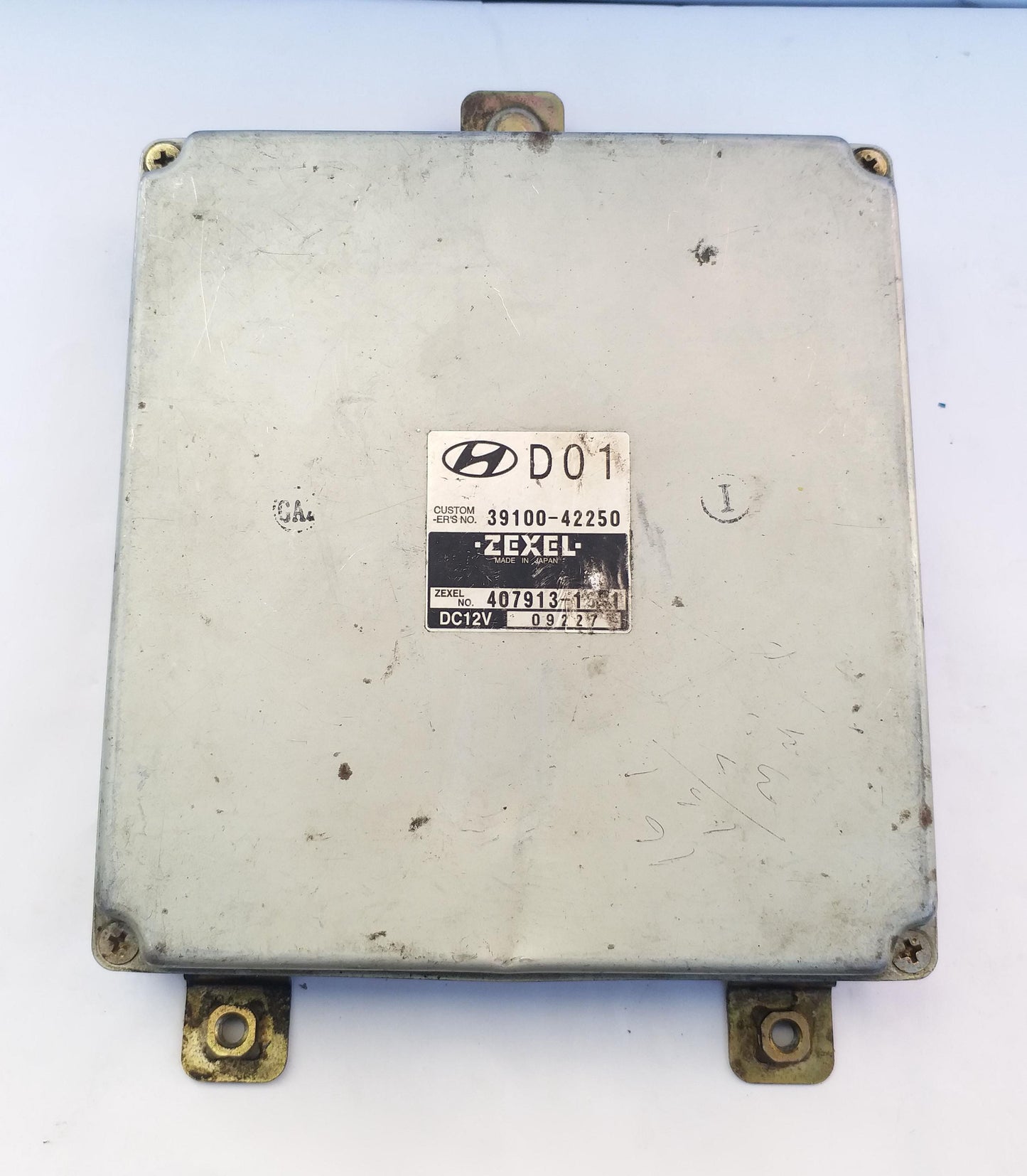 Hyundai H100 Engine Control Unit ECU 39100-42250 407913-1691