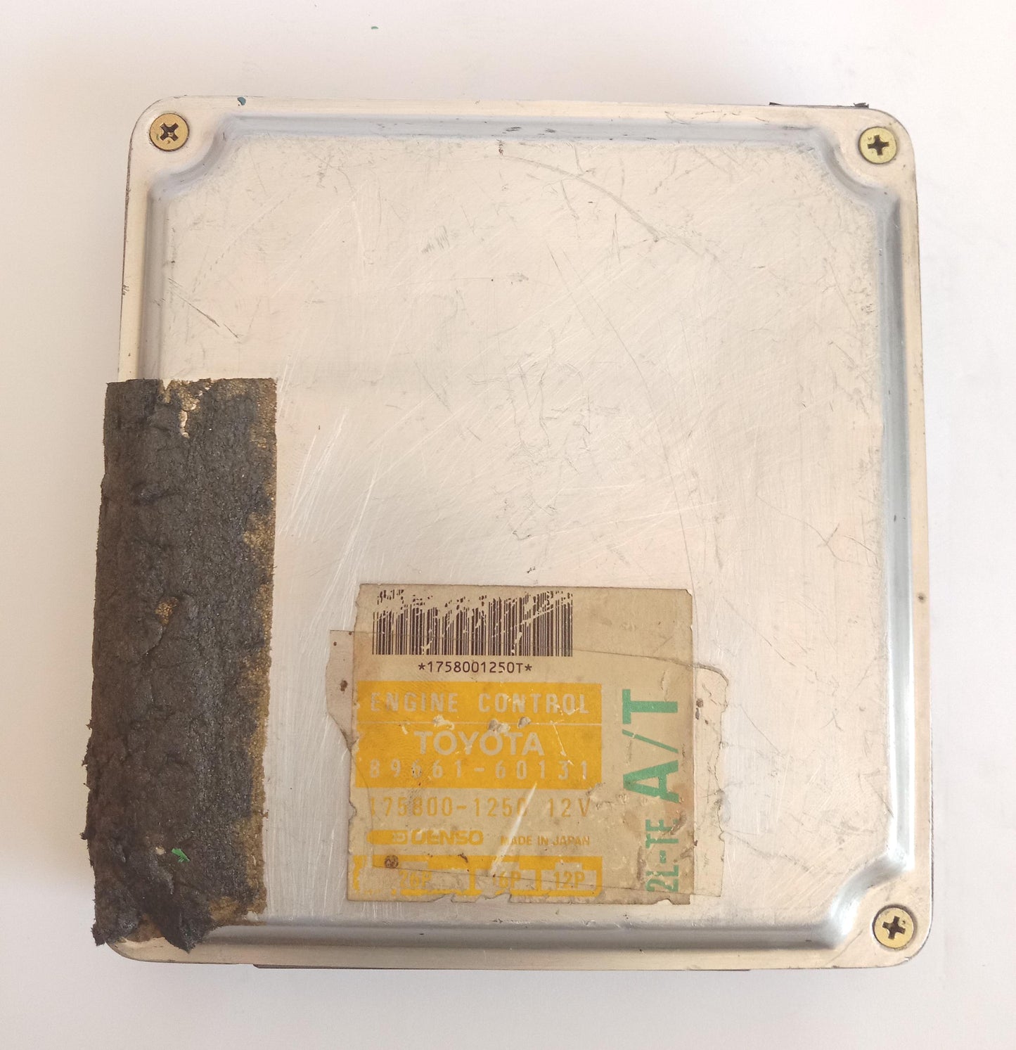 Toyota Land Cruiser Prado LJ71 2L-TE Engine Control Unit ECU 89661-60131