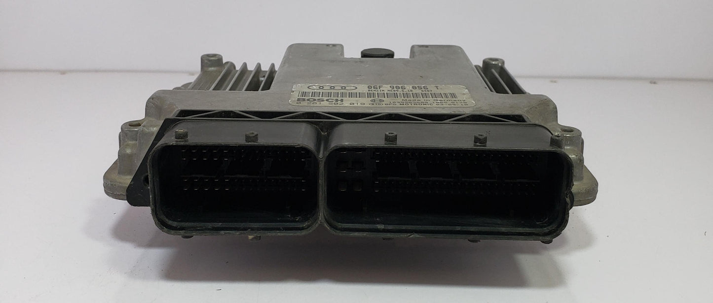Audi A3 S3 8P Engine Control Unit ECU 06F906056T 0261S02019 Bosch