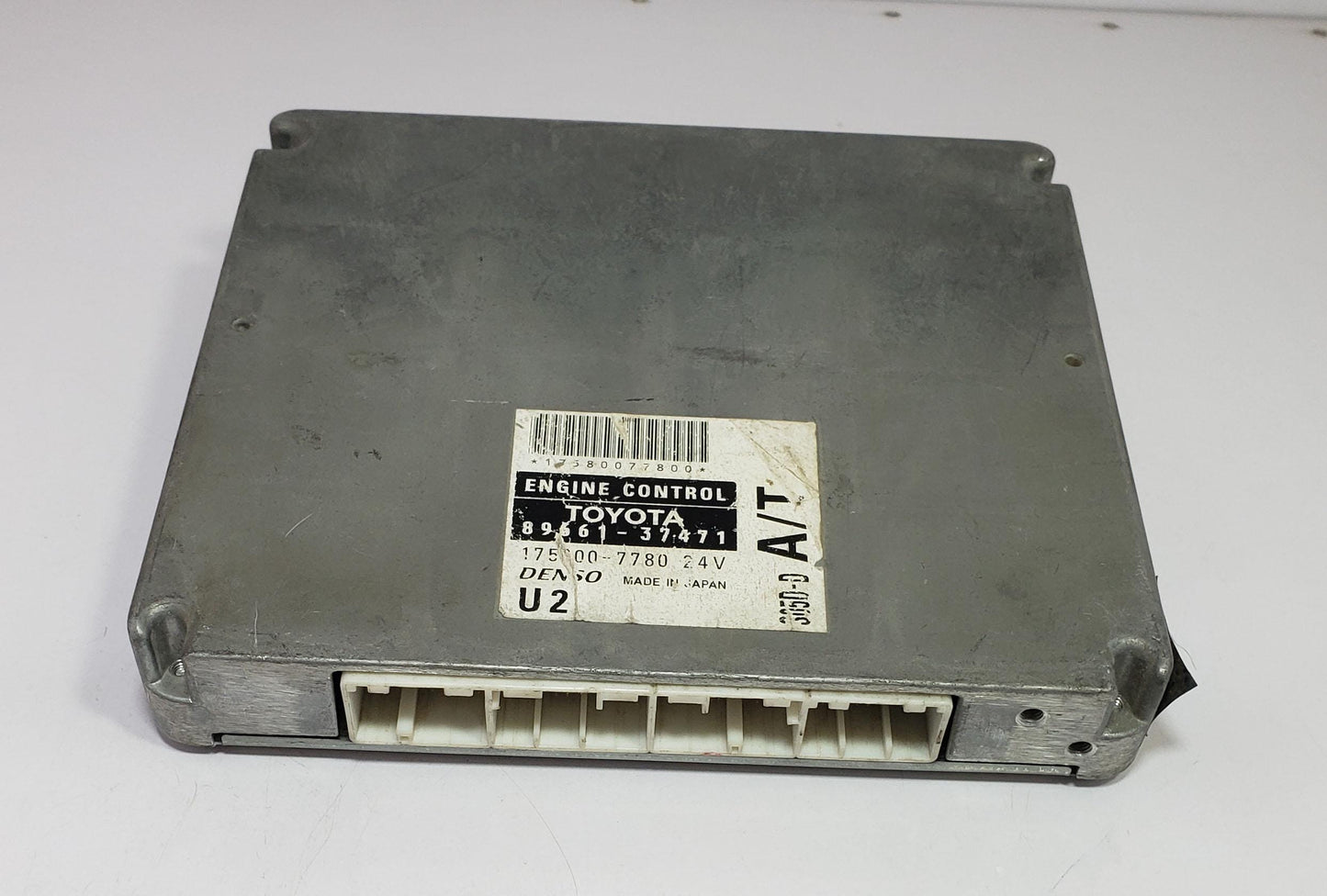Dyna XZU306 Engine Control Unit / ECU 8966137471