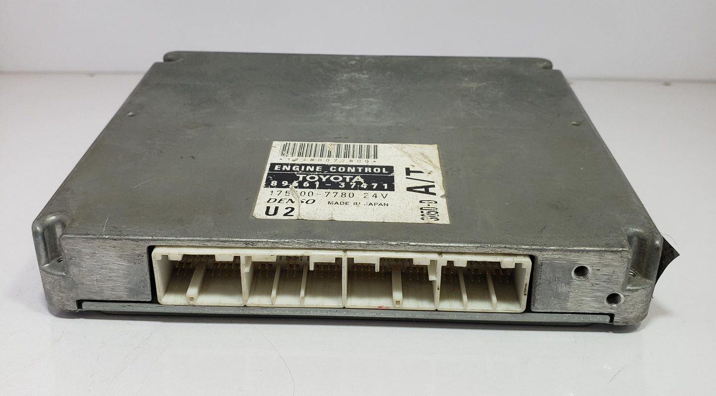 Dyna XZU306 Engine Control Unit / ECU 8966137471