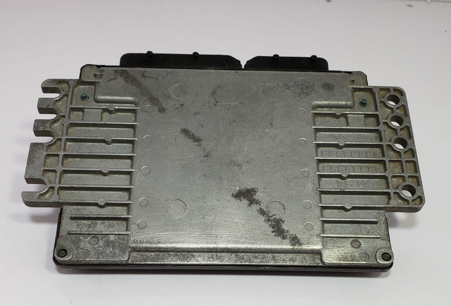 OEM Nissan AD Van VFY11 Engine Control Unit ECU A56-V61 A6N6311 Used