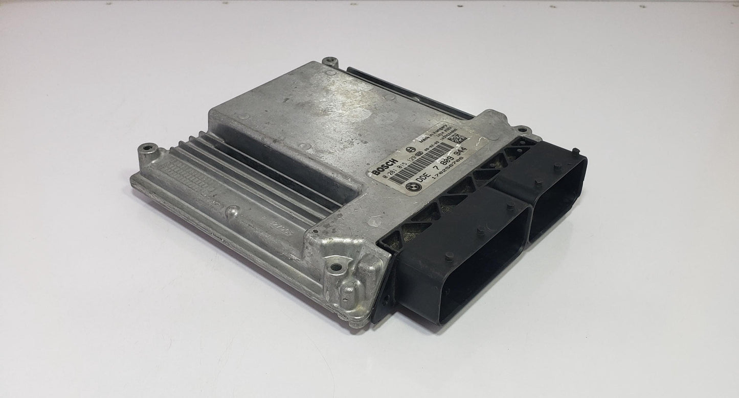 BMW Engine Control Unit ECM Bosch DDE 0281015129 7809944